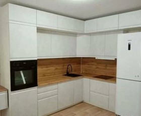 Модульная кухня Бруклин 2.4 x 2 м (Бетон белый) в Северске - seversk.katalogmebeli.com | фото 15